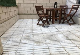 Palacio de Los Luna allows 18 year olds to book a room