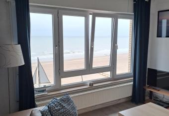 Appartement Zeedijk Blankenberge - near Brugge allows 18 year olds to book a room