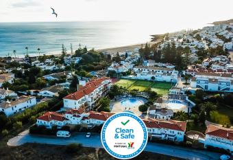 Luz Bay Hotel has Balcony rooms