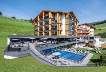 Hotel Edelweiss has Balcony rooms