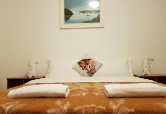 Rosa Garden B&B has Balcony rooms