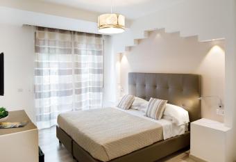 Sorrento Comfort Rooms con piscina has Balcony rooms