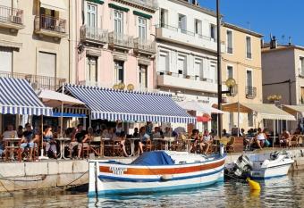 S  te&Toi allows 18 year olds to book a room