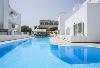 Nissos Thira has Balcony rooms