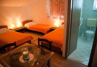 Hotel Metkovi   has Balcony rooms