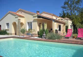 B & B  allows 18 year olds to book a room