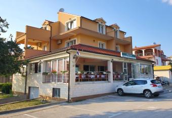 Guest Accommodation Slapovi Krke has Balcony rooms