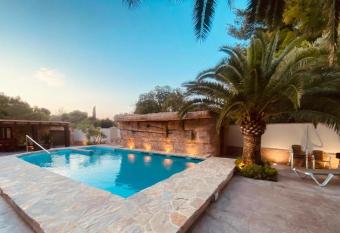 Apartamentos Montg   has Balcony rooms