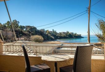 Kalogria has Balcony rooms