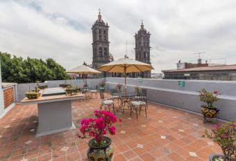 Hotel Santiago allows 18 year olds to book a room