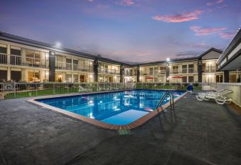 Quality Inn Concord Kannapolis has Smoking rooms