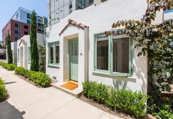 Sonder The Bungalows has Balcony rooms