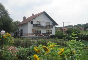 Sobe Zimmer Rooms Nika has Balcony rooms