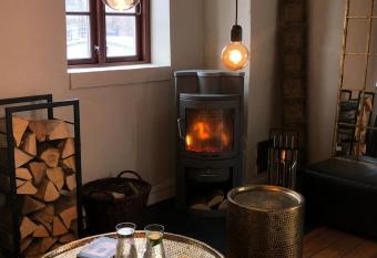 DreamCenter Ballerup Boulevard allows 18 year olds to book a room