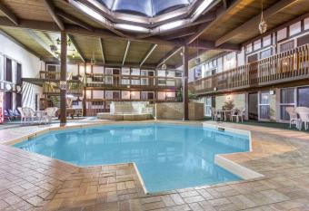 MOOSEJAW INN allows 18 year olds to book a room