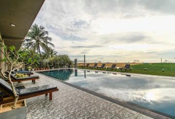 Beach Resort By Travel Corners allows 18 year olds to book a room