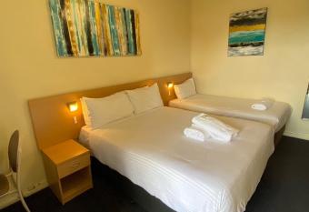 Maitland City Motel allows 18 year olds to book a room