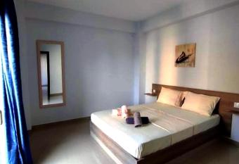 Thomas apartments has Smoking/Balcony rooms