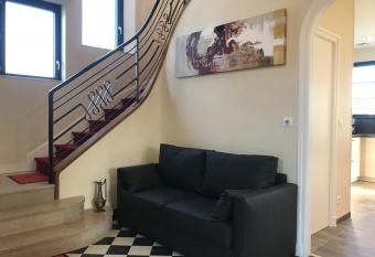 VILLA 87 - AY CHAMPAGNE has Balcony rooms