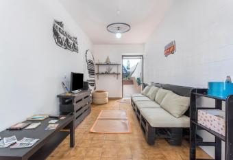 Geo House has Balcony rooms