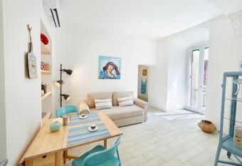 Bur   Bed & Relax has Balcony rooms