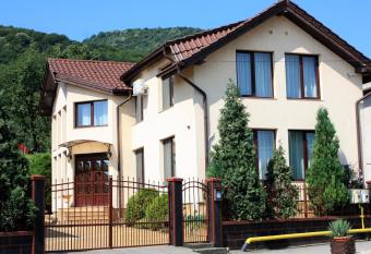 Silva House allows 18 year olds to book a room