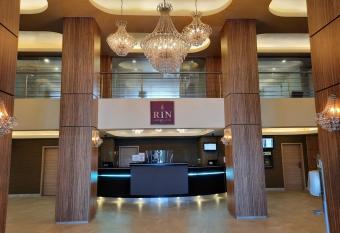 RIN Airport Hotel has rooms with a private hot tub
