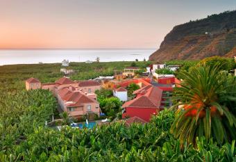 Hotel Hacienda de Abajo-Adults Only-Lujo allows 18 year olds to book a room