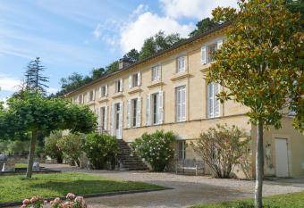 Chateau Champcenetz allows 18 year olds to book a room