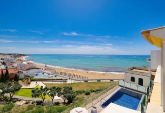 Vila Sao Vicente Boutique (Adults Only) allows 18 year olds to book a room