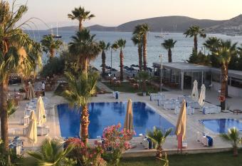 Nagi Beach Hotel has Balcony rooms