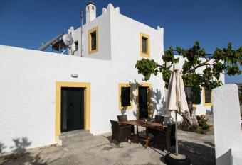 Villa Peleziki has Balcony rooms