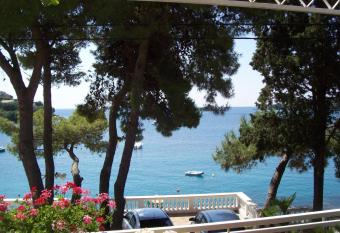 Captain s villa has Balcony rooms