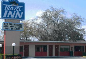 Plaza Travel Inn allows 18 year olds to book a room