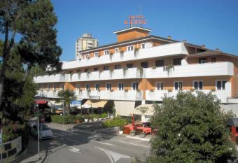 Hotel Santa Cruz has Balcony rooms