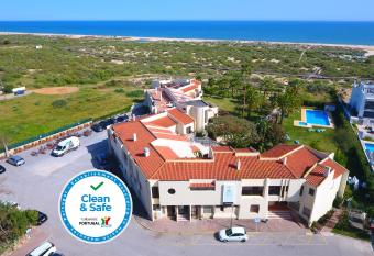 Praia da Lota Resort     Beachfront Hotel has Balcony rooms