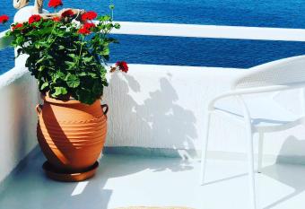 Geo & Art Boutique Hotel Himara has Balcony rooms