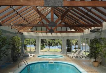 Refugio del Sol  s allows 18 year olds to book a room