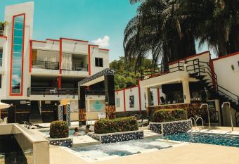 Hotel Bora Bora SPA Solo Adultos allows 18 year olds to book a room