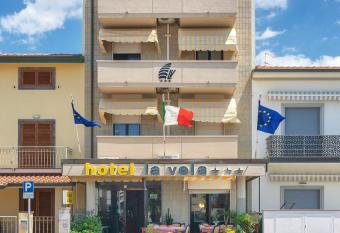 Hotel La Vela has Balcony rooms