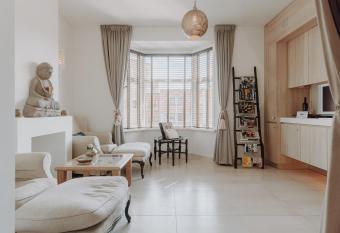 ZEN b&b has Balcony rooms