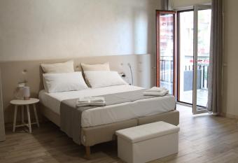 Michelangelo Home B&B has Balcony rooms