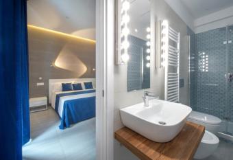 Il Siculo allows 18 year olds to book a room