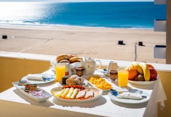 Hotel Santa Catarina Algarve allows 18 year olds to book a room