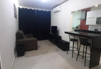 Apartamento Enseada LC01 allows 18 year olds to book a room