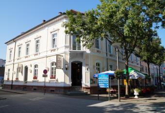 Hotel Restaurant Schwert allows 18 year olds to book a room