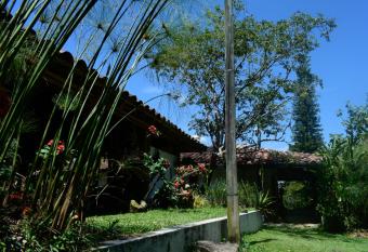 Casa El Cedro allows 18 year olds to book a room