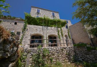 B&B Apart Hotel Pa  trovski Konak has Balcony rooms