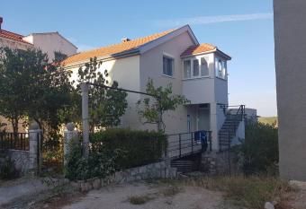 Apartments Maria has Balcony rooms