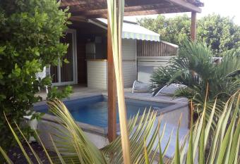 Quenetier has Balcony rooms